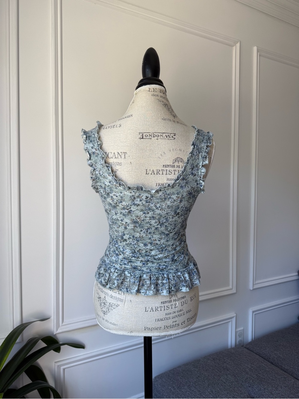 Floral Ruffle V Neck Top - Picture 2 of 5